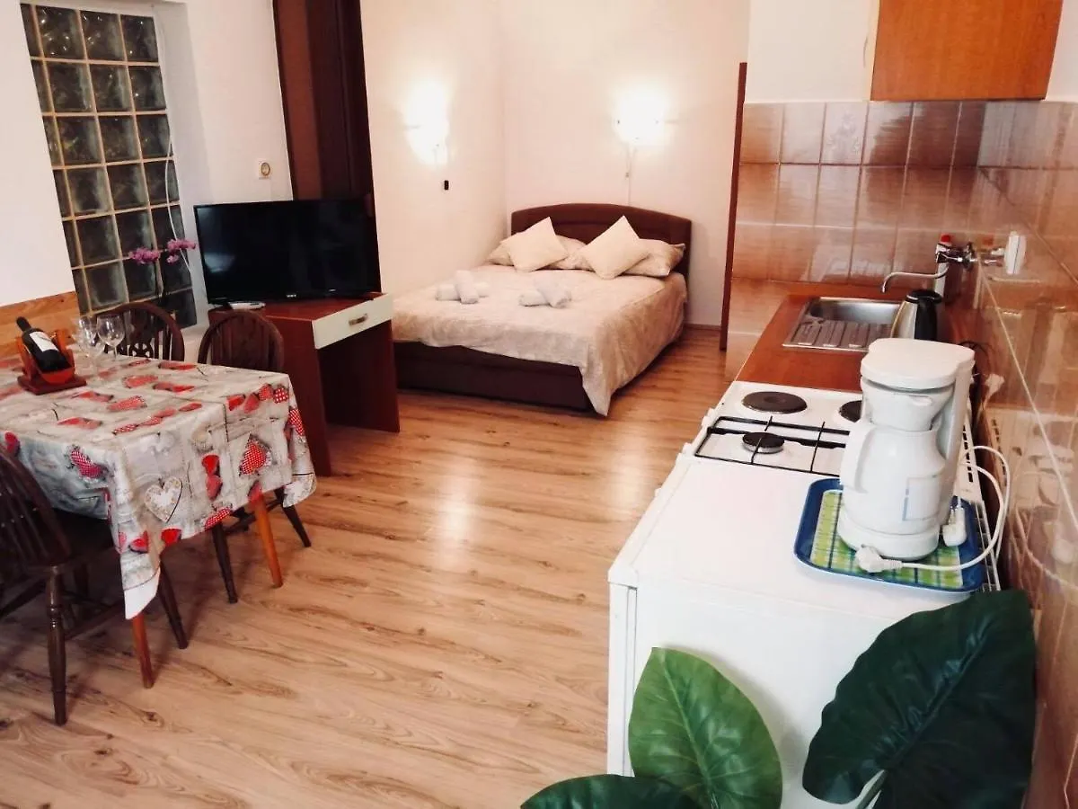 Apartments Cizmesija Baska
