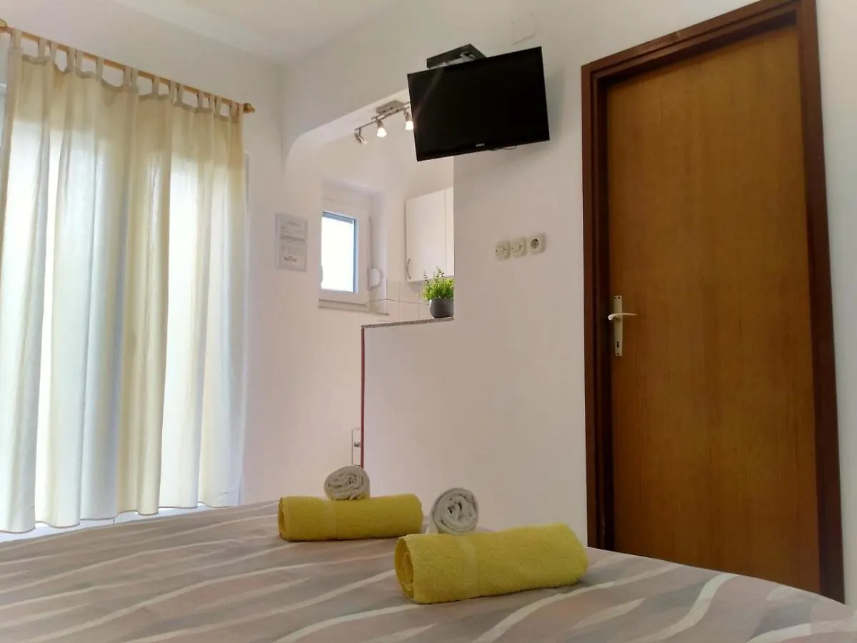 Apartments Cizmesija باشْكا