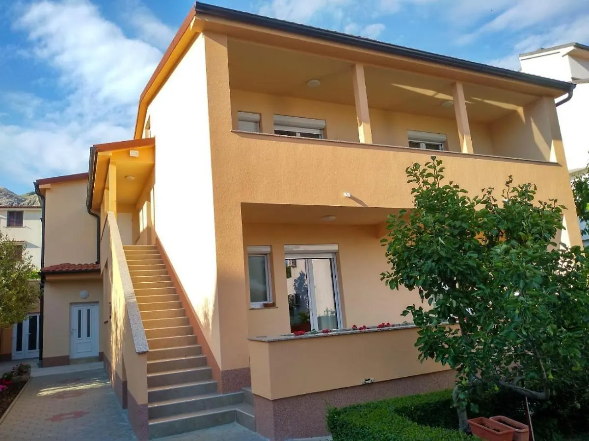Apartments Cizmesija باشْكا كرواتيا